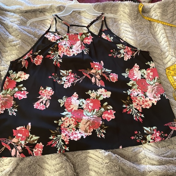 NWOT Rue+ Zip Up Vneck Floral Tank Top with Double-Straps, Size 2x - Picture 5 of 6